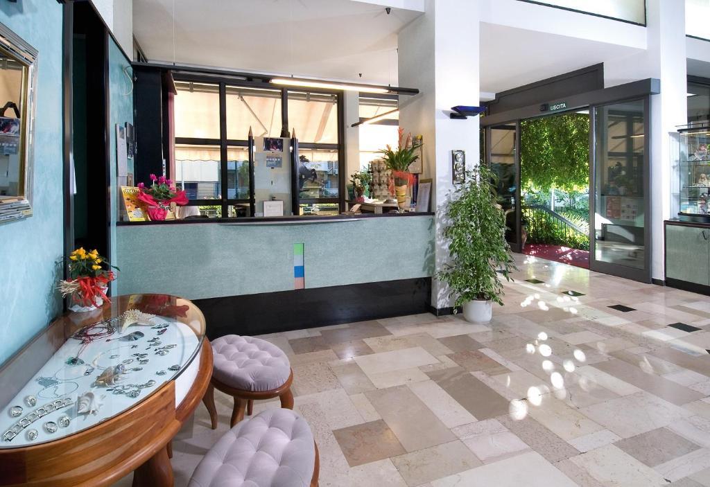 Hotel Acropolis كاتوليكا المظهر الخارجي الصورة