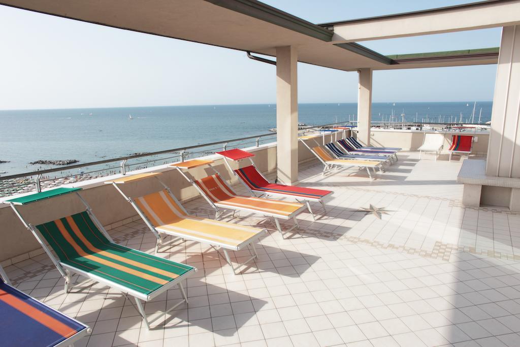 Hotel Acropolis كاتوليكا المظهر الخارجي الصورة